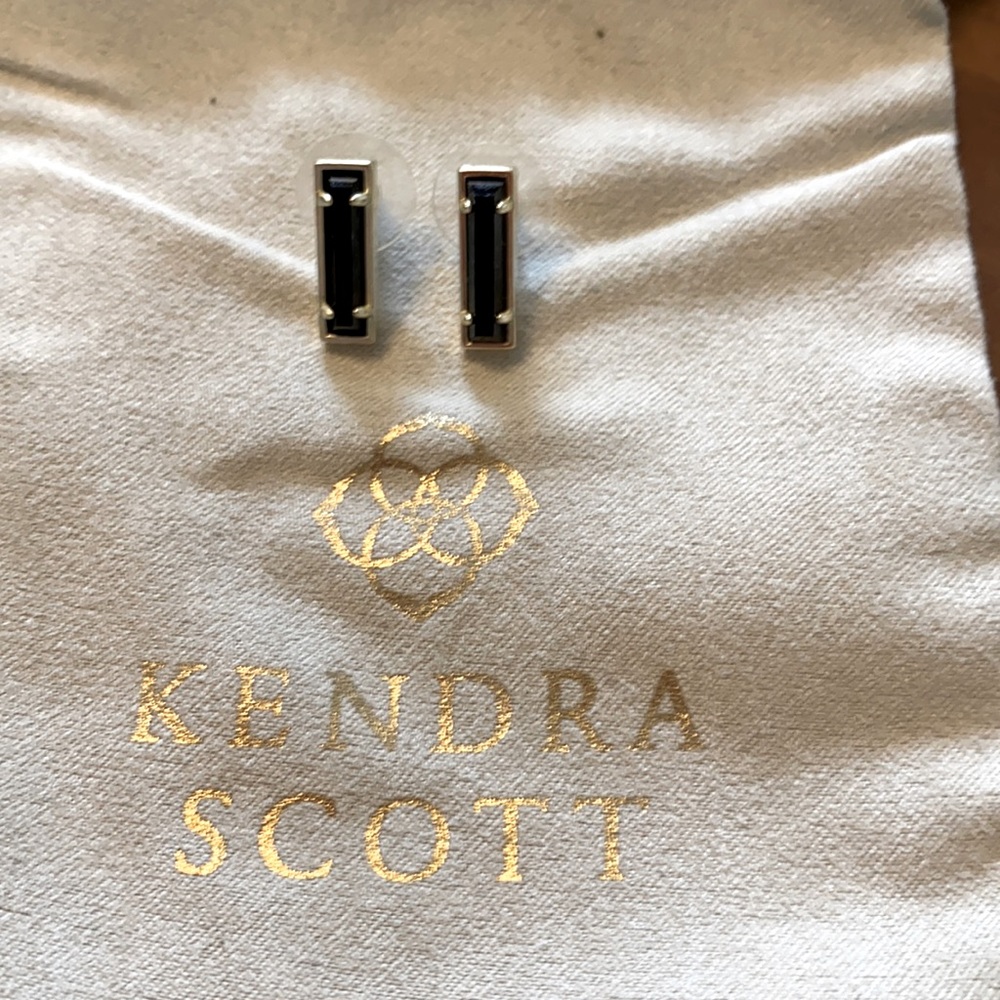 Kendra Scott bar earrings
